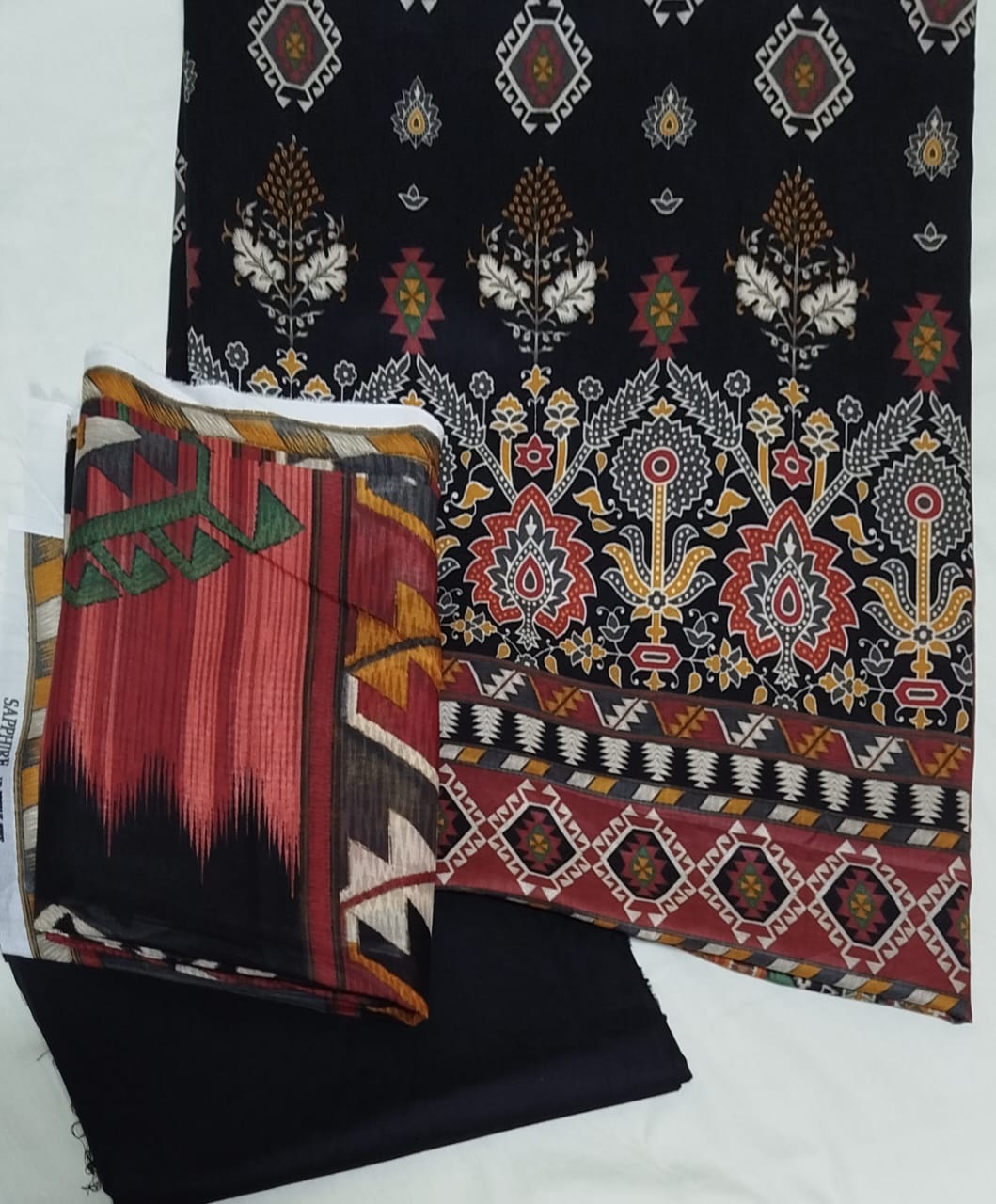 SAPHIRE 3PC BLACK LAWN DUPATTA
